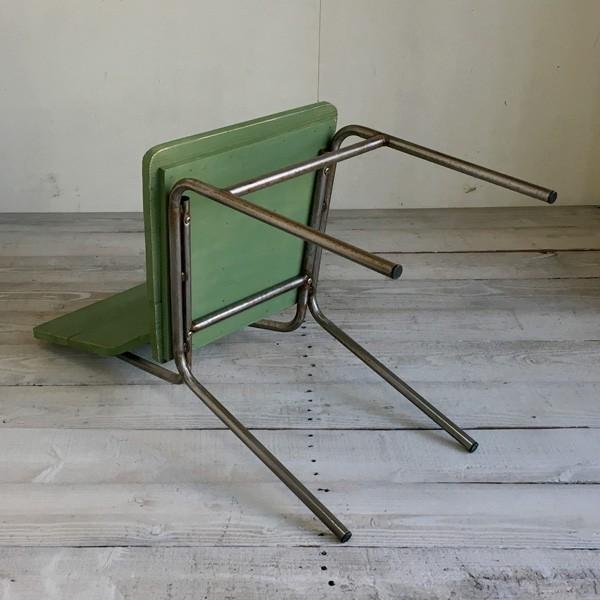 緑色の金属製椅子 4脚セット ビンテージチェアグリーンパイプ
