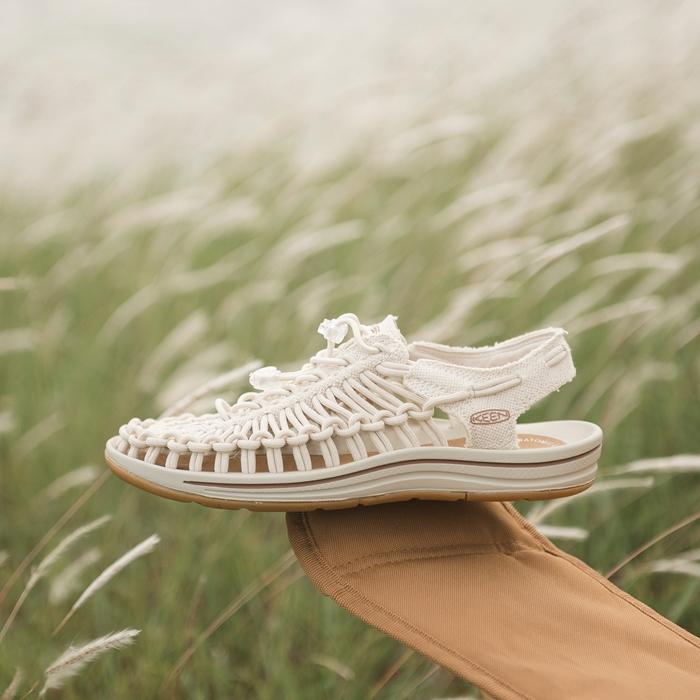 キーン ユニーク キャンバス KEEN UNEEK CANVAS スポーツサンダル