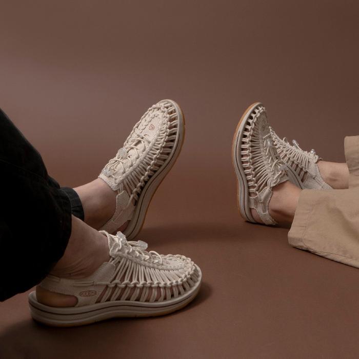 ○★新品 未使用 KEEN ユニーク キャンバス 定番アウトドアサンダル ユニーク(KEEN) キーン ユニーク キャンバス KEEN UNEEK CANVAS