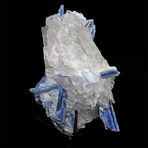 〔D135-5〕カイヤナイト ブラジル ミナスジェライス州 アラスアイ kyanite 原石 鉱物 結晶 台付【メール便不可】の画像