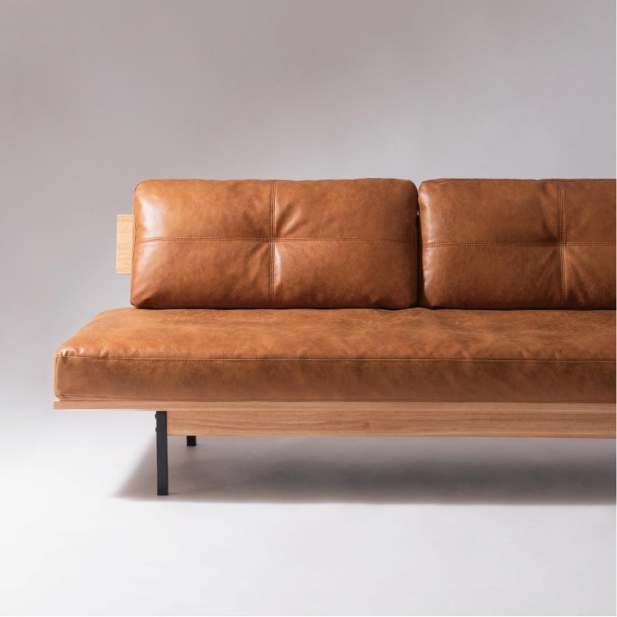 ソファー 幅182cm 3人掛け ダイニングソファ アームレス 肘掛けなし スチール脚 レザー 大型 ワイド 大きい おしゃれ キャメル ブラウン form 東谷 | 東谷 | 01