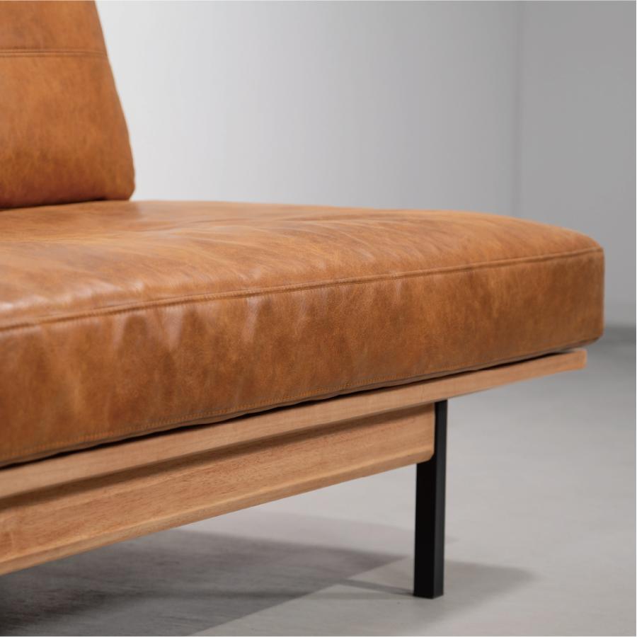 ソファー 幅182cm 3人掛け ダイニングソファ アームレス 肘掛けなし スチール脚 レザー 大型 ワイド 大きい おしゃれ キャメル ブラウン form 東谷 | 東谷 | 05