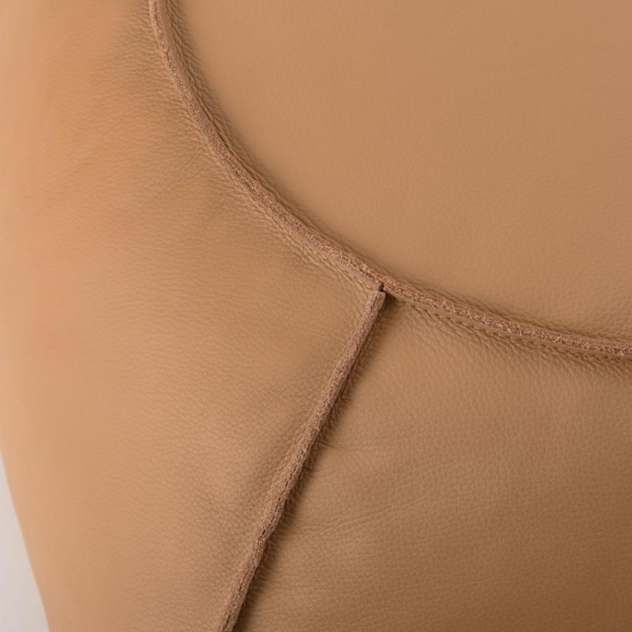 スツール 高さ35cm 椅子 オットマン 低い おしゃれ ロースツール 足置き台 小さい 背もたれなし 来客用 レザー モダン キャメル ブラウン ブラック form 東谷 | 東谷 | 04