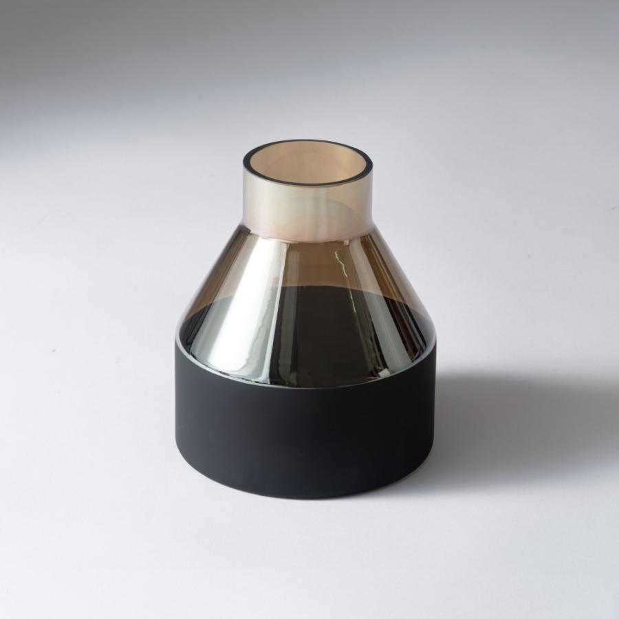 花瓶 フラワーベース おしゃれ ガラス インテリア かびん 北欧雑貨 モダン シンプル 個性的 コンパクト オブジェ 置き物 花器 クリア ブラック form 東谷 |  | 01