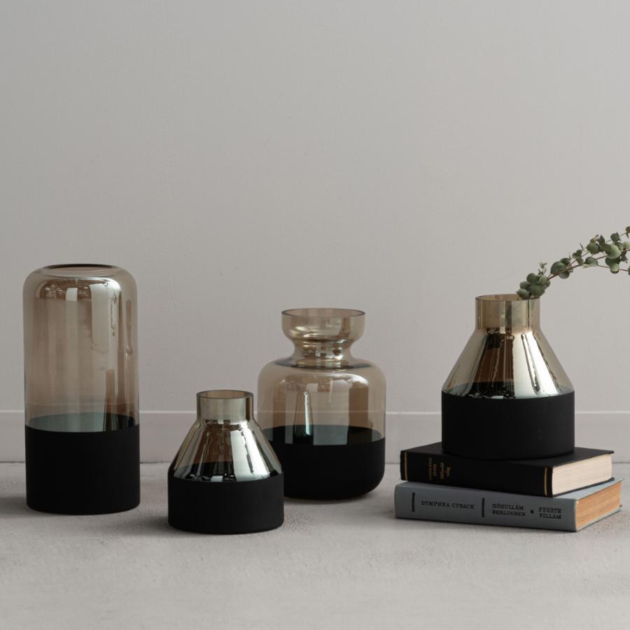 花瓶 フラワーベース おしゃれ ガラス インテリア かびん 北欧雑貨 モダン シンプル 個性的 コンパクト オブジェ 置き物 花器 クリア ブラック form 東谷 |  | 03