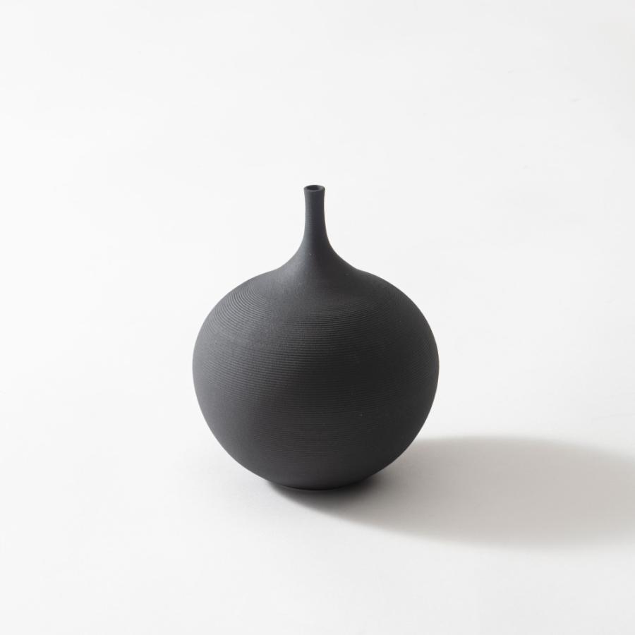 花瓶 フラワーベース 一輪挿し おしゃれ 陶器 インテリア 小さい かびん 北欧雑貨 モダン シンプル コンパクト ディスプレイ アイボリー ブラック form 東谷 |  | 04
