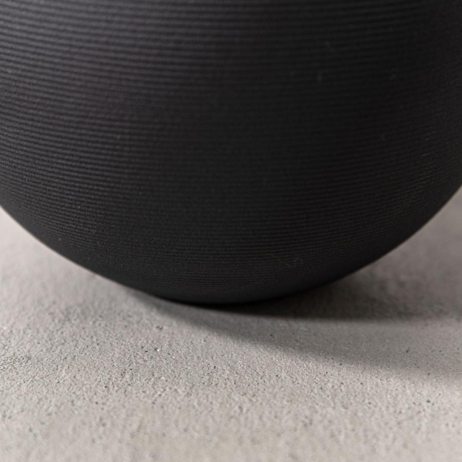 花瓶 フラワーベース 一輪挿し おしゃれ 陶器 インテリア 小さい かびん 北欧雑貨 モダン シンプル コンパクト ディスプレイ アイボリー ブラック form 東谷 |  | 10