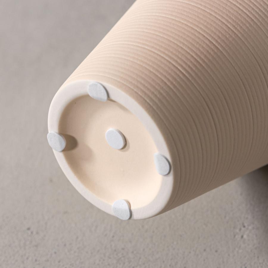 花瓶 フラワーベース 一輪挿し おしゃれ 陶器 インテリア 小さい かびん 北欧雑貨 モダン シンプル コンパクト ディスプレイ アイボリー ブラック form 東谷 |  | 11