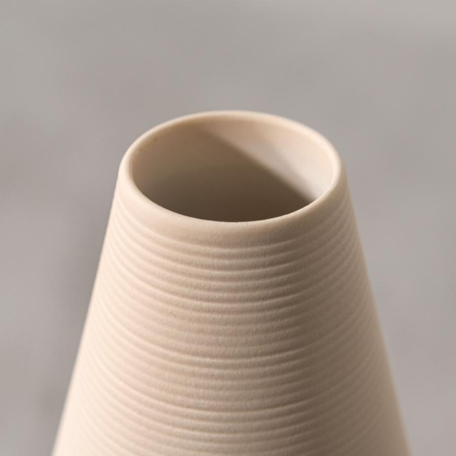 花瓶 フラワーベース 一輪挿し おしゃれ 陶器 インテリア 小さい かびん 北欧雑貨 モダン シンプル コンパクト ディスプレイ アイボリー ブラック form 東谷 |  | 05