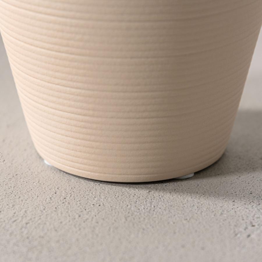 花瓶 フラワーベース 一輪挿し おしゃれ 陶器 インテリア 小さい かびん 北欧雑貨 モダン シンプル コンパクト ディスプレイ アイボリー ブラック form 東谷 |  | 09