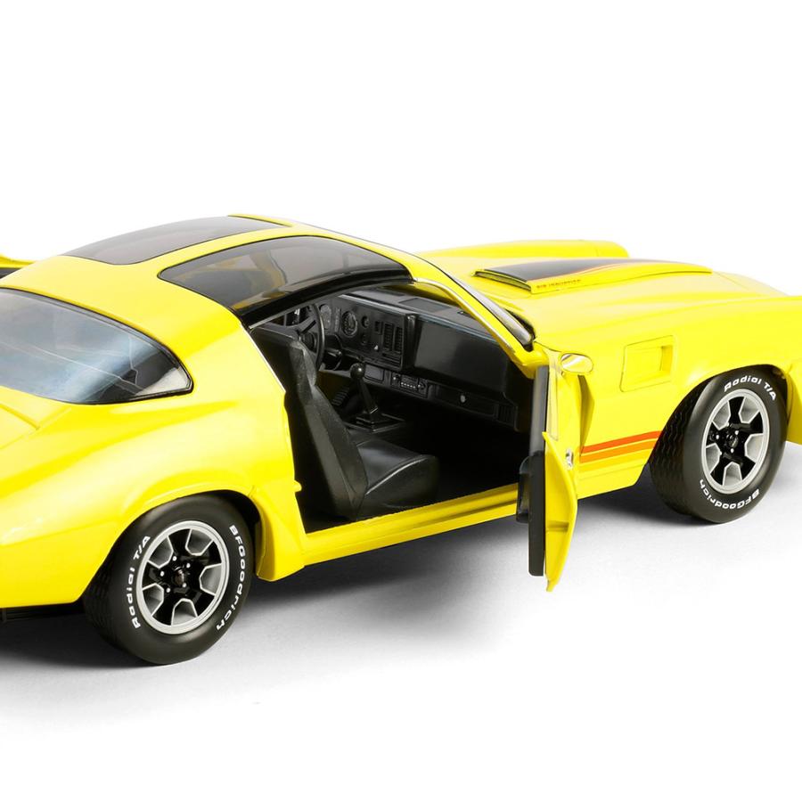 グリーンライト 1/18 シボレー カマロ Z28 T‐トップ 1980年式 イエロー