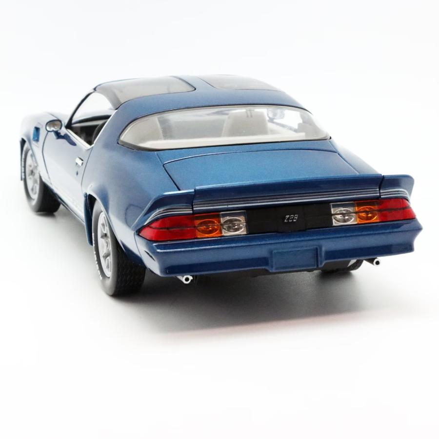 グリーンライト 1/18 シボレー カマロ Z28 T‐トップ 1980年式 ダーク