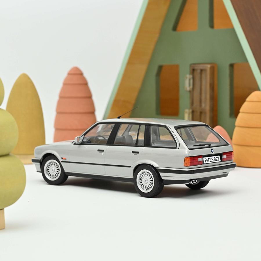 ノレブ（NOREV） 1/18 BMW 325i ツーリング 1991年 シルバー 銀