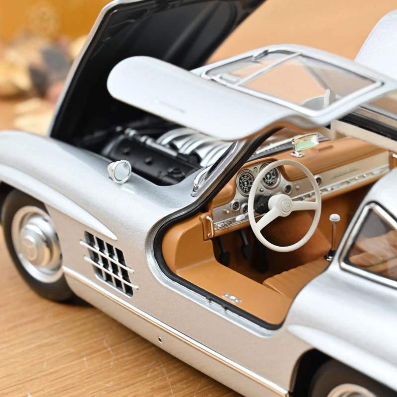 メルセデスベンツ 300 SL ツーリング　1/18スケール模型 ノレブ（NOREV） 1/18 メルセデス ベンツ 300SL 1954年 シルバー