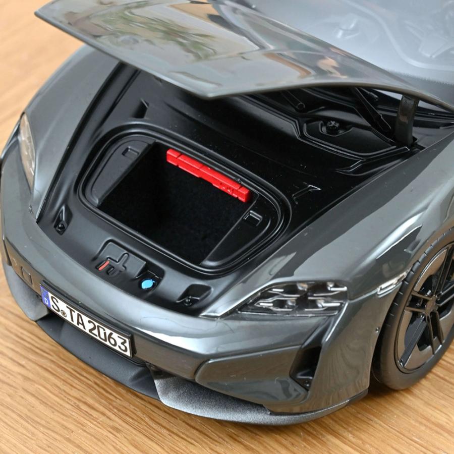 ノレブ（NOREV） 1/18 ポルシェ タイカン ターボS 2024年式 スレート