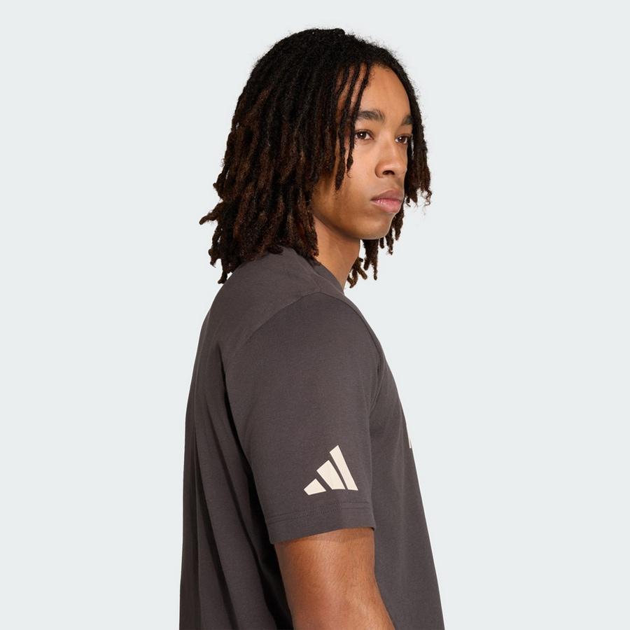 adidas（アディダス） 2026 アウディ レボリュート F1 チーム DNA 