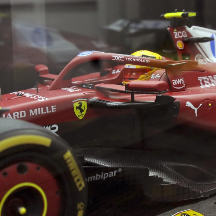 LOOKSMART MODELS ルックスマート 1/18 スクーデリア フェラーリ SF-25