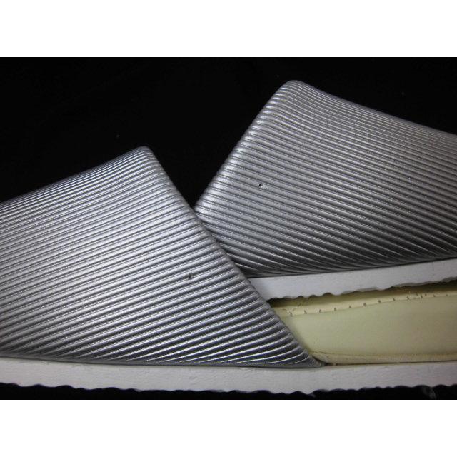 スリッパ　トイレ用　シルバー TOILET アウトレット品　トイレスリッパ　エンゼル刺繍　可愛い　かわいい　おしゃれ　ラッピング不可　沖縄不可 |  | 10