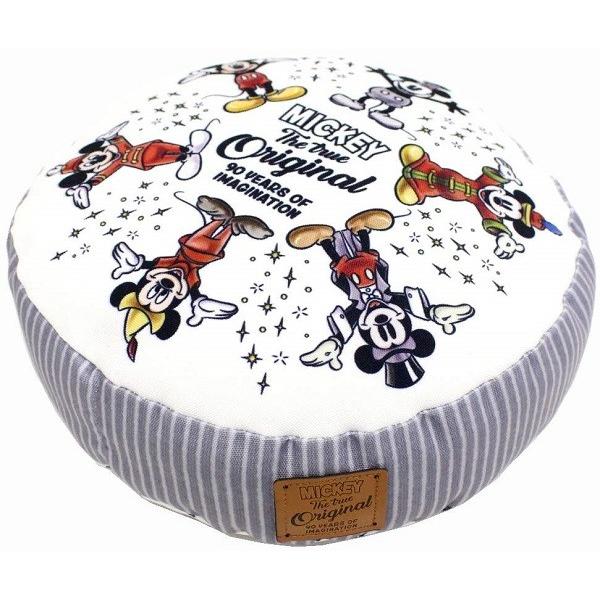 【販売終了】コンパクト ラウンド クッション　ミッキーマウス　約30ｃｍ丸　９０周年記念デザイン　送料無料　沖縄不可　ディズニー　キャラクター　 | Disney