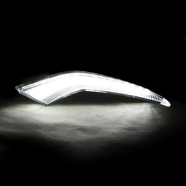 フロントバンパー シーケンシャルウインカー機能付 LED デイライト