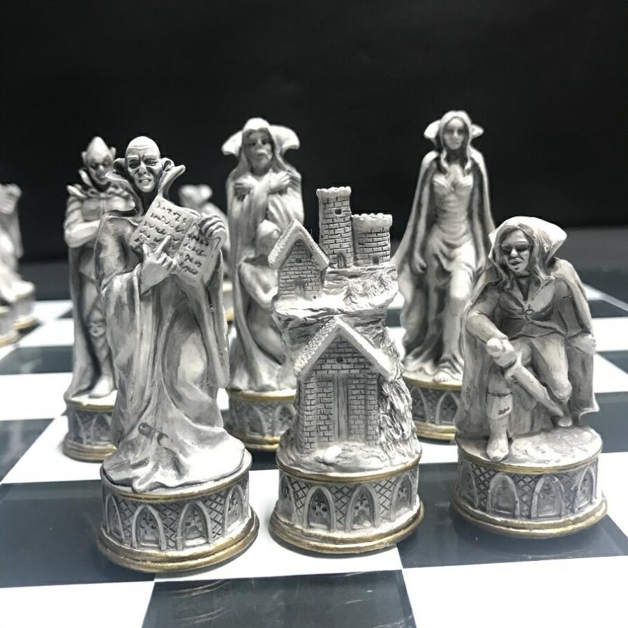 ドラキュラと狼男 チェスセットフィギュア : Foursometoys