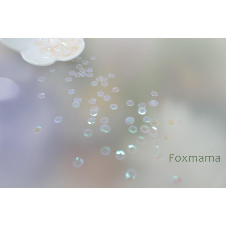 スパンコール 5mm 約250枚(約2g) 亀甲 オーロラ半透明白 穴なし