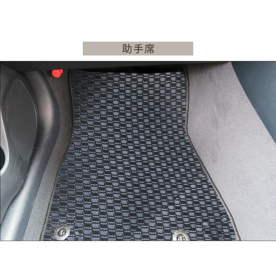 新型 クロスオーバーも対応 クラウン フロアマット 専用設計 日本製