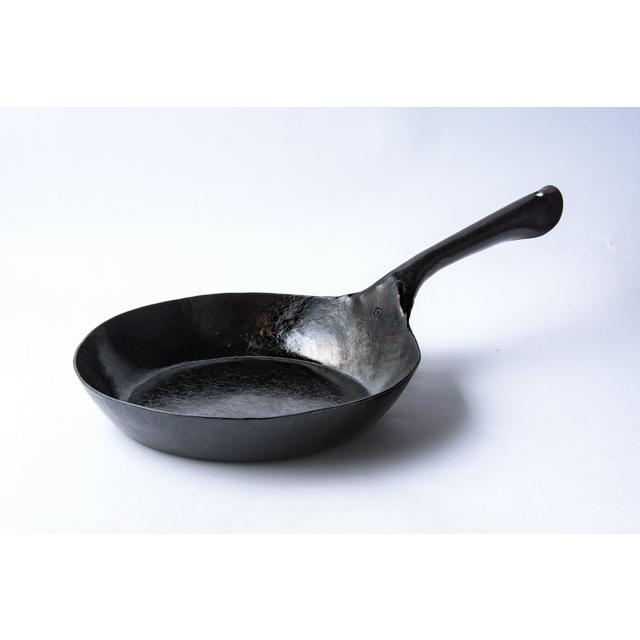 鍛治職人金子恭史さんの鉄のフライパン 2L 金子恭史 Metal NEKO 鍛冶屋の鉄フライパンLL : FRANK暮らしの道具