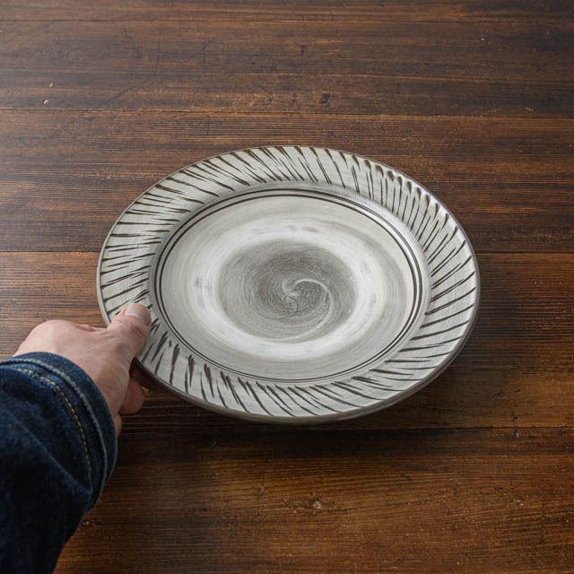 小鹿田焼 坂本工窯 八寸皿 04 リム飛び鉋 白 : FRANK暮らしの道具