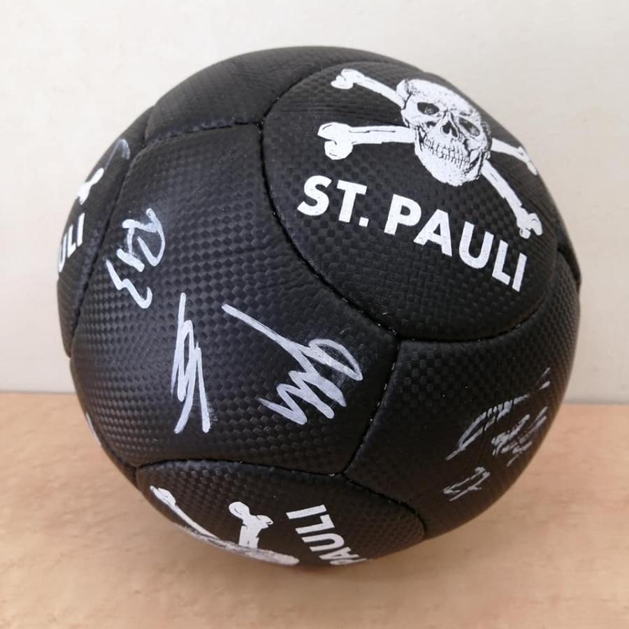 ザンクトパウリ 18 サイン入りサッカーボール 5号球 ドクロ 公式グッズ 宮市亮 Www Mankoopresses Com