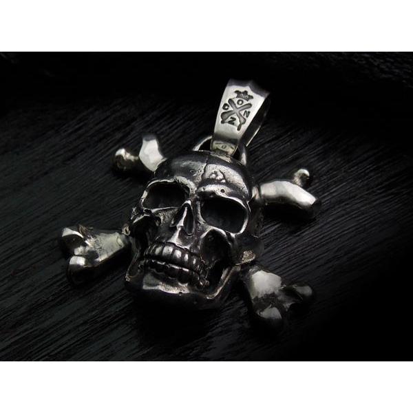 ローボード ガボラトリー　&　エックスコンズ　/ ラージ スカル クロスボーン ペンダント 【EIM3034660565】(106801円)