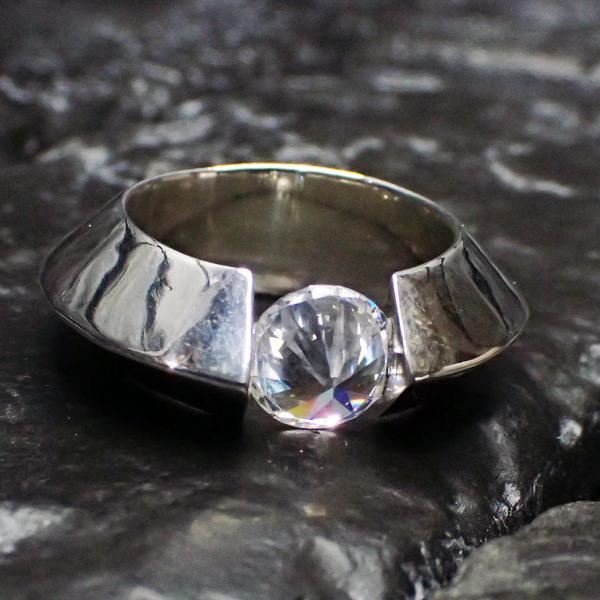   トライアングル モチーフ シルバー リング Gaboratory ガボラトリー/ZAZAダイヤモンドライン