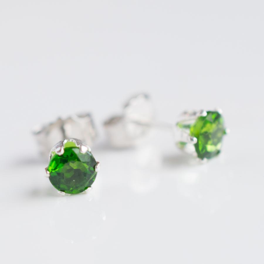 クロムダイオプサイト シルバーピアス 4mm SILVER925  スタッドピアス 両耳 宝石品質 天然石 ファセットカット |  | 07