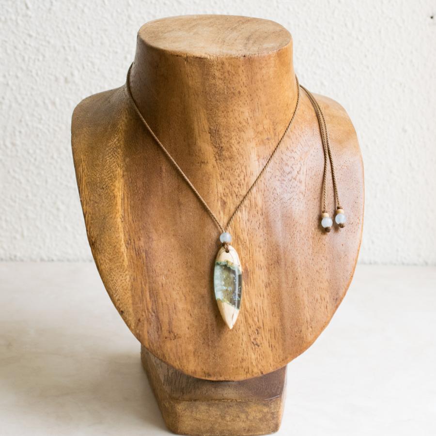 ウッドレジン　葉脈石　ペンダント　ネックレス ウッドレジン 葉脈石 ペンダント ネックレス