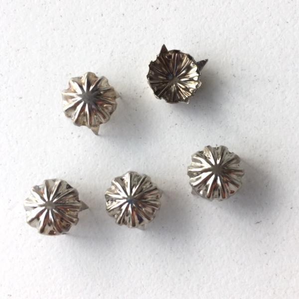 スタッズ レザークラフト ハンドメイド DIY 手芸 パーツ 真鍮メタル 花