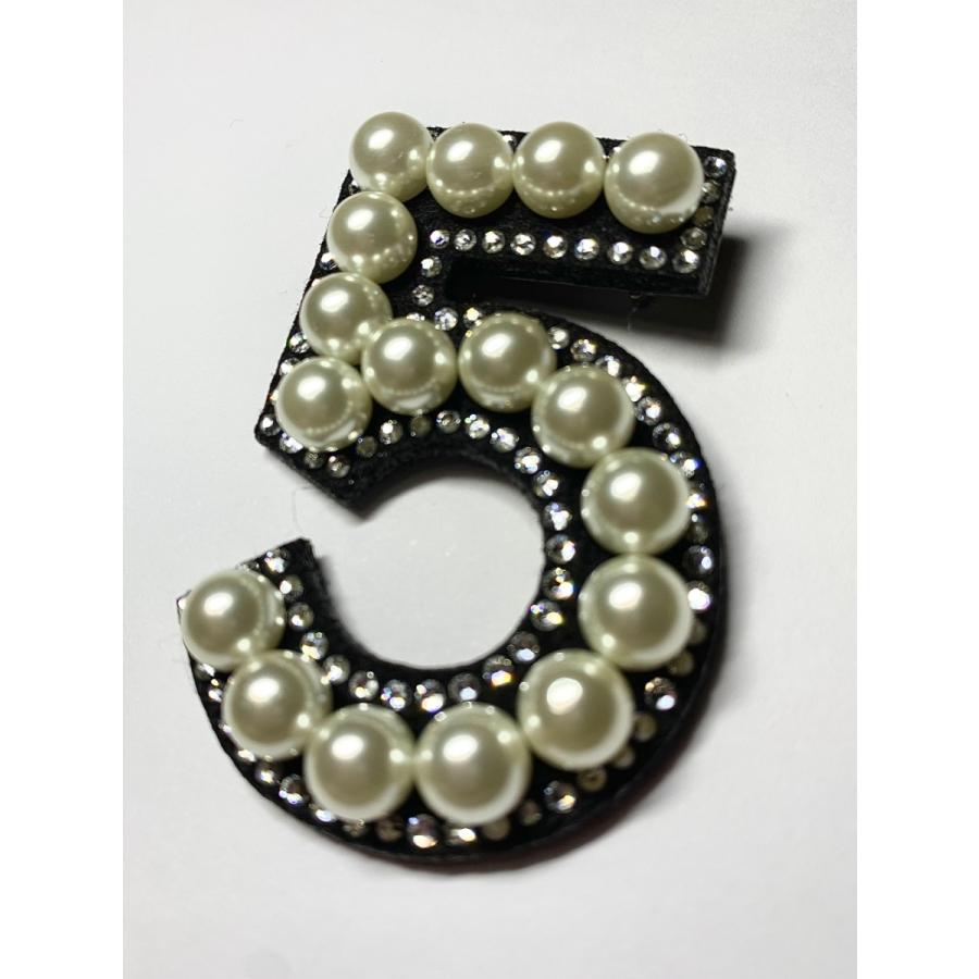 FREES ブローチ　FBR-003　シャネル風No,5　　45ｘ60ｍｍ　高級ラインストーン上品なパール使用　日本製 |  | 02