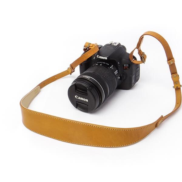 ロベルのヌメ革カメラストラップ一眼レフ用 斜め掛け 名入れ