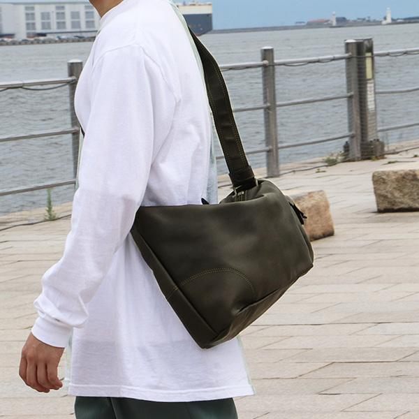 e quines コルボ equines イクワインズ レザーショルダーバッグ CORBO