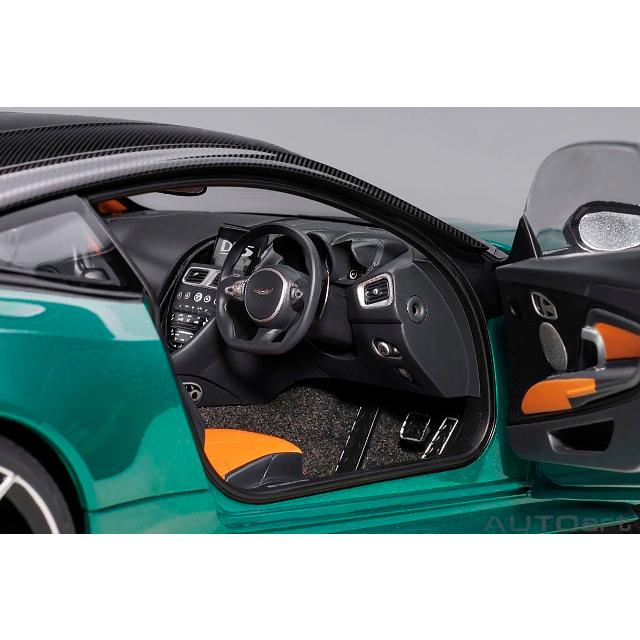 新品 70297 オートアート 1/18 アストンマーティン DBS スーパー