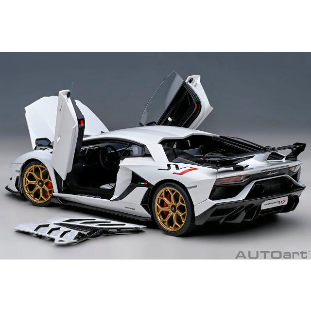 新品 79217 オートアート 1/18 ランボルギーニ アヴェンタドール 新品 79217 オートアート 1/18 ランボルギーニ アヴェンタドール