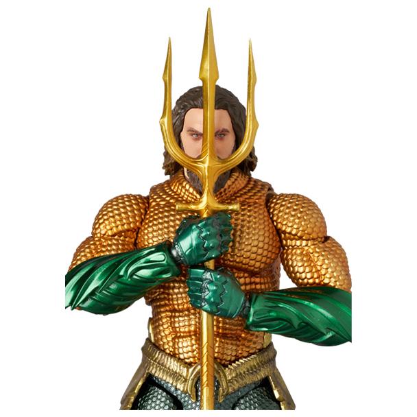 新品 メディコム・トイ MAFEX No.267 AQUAMAN （GOLD & GREEN SUIT