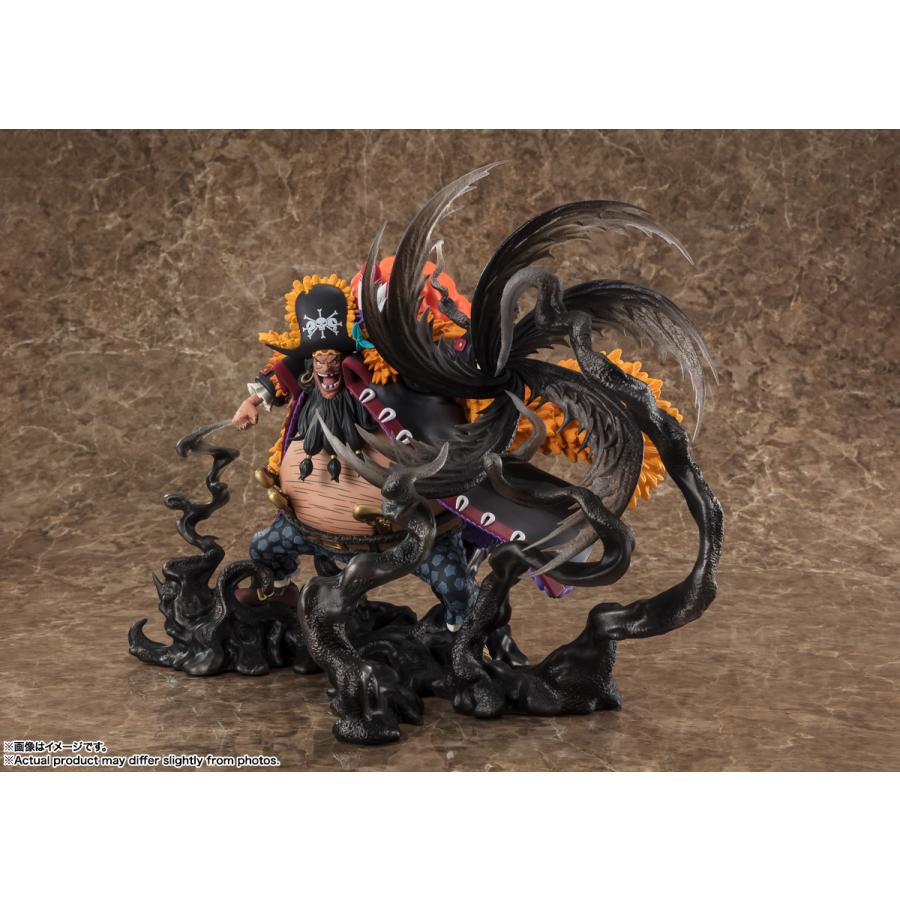 新品 フィギュアーツZERO ワンピース ［超激戦］マーシャル・D 