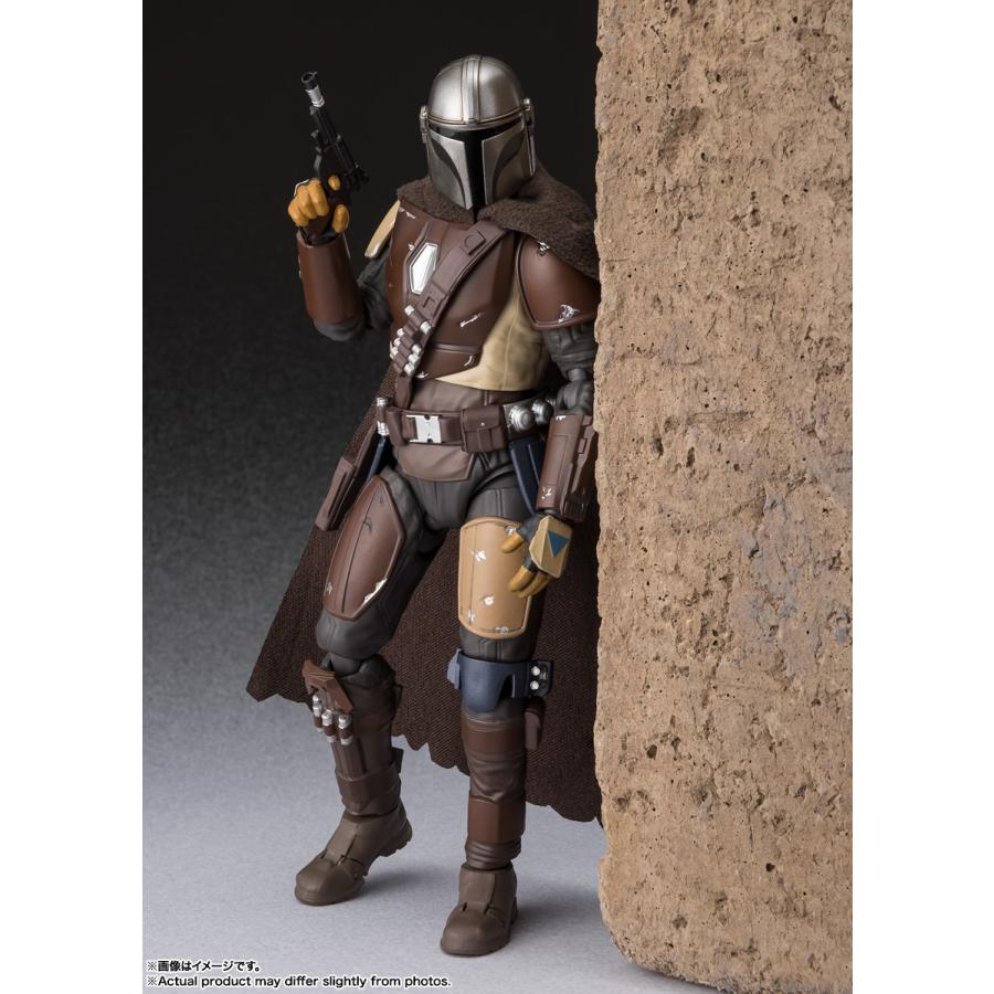 新品 バンダイ S.H.Figuarts ザ・マンダロリアン（STAR WARS: The