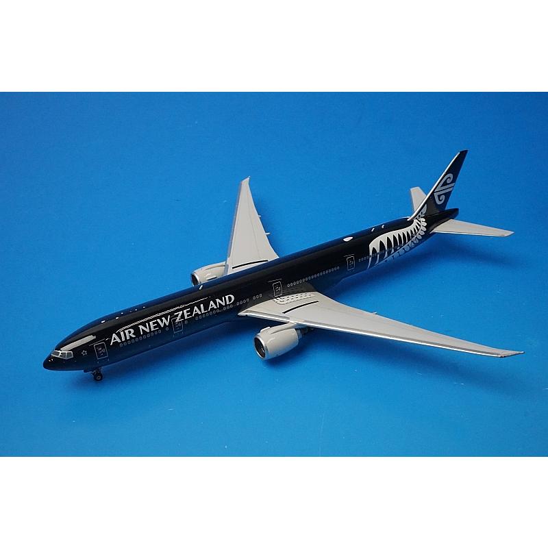1/400 B777-300ER ニュージーランド オールブラックス塗装 ZK-OKQ