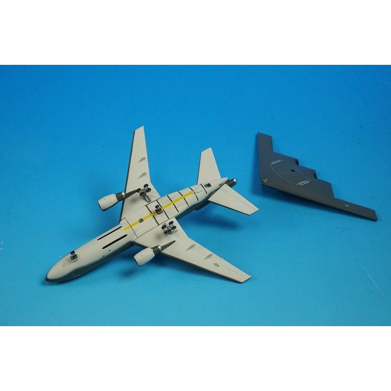 KC-10 エクステンダー リザード & B2 スピリット オーバーロールグレイ