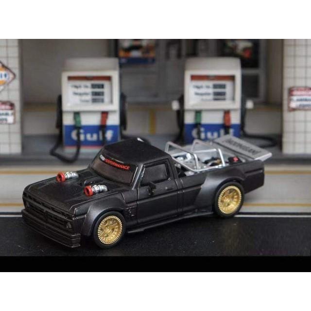 Voitures Miniatures Street Weapon 1:64 - Ford Mustang Hoonicorn 1965 & F-150 Hoonitruck 1977 - Neuf