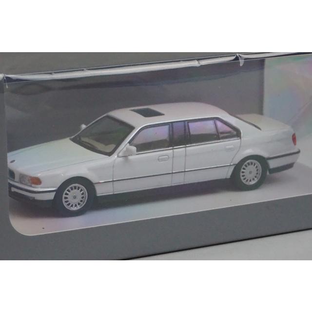 【新品】1/64 DCM BMW E38 7-Series L7 DCM 1:64 BMW E38 7 Series L7 Limo – DiecastTalk