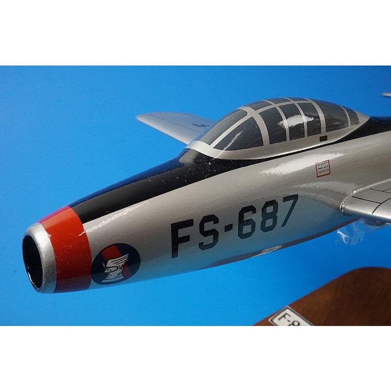 全長約39.5cm 全幅約39.5cm F-84 アメリカ空軍 サンダージェット