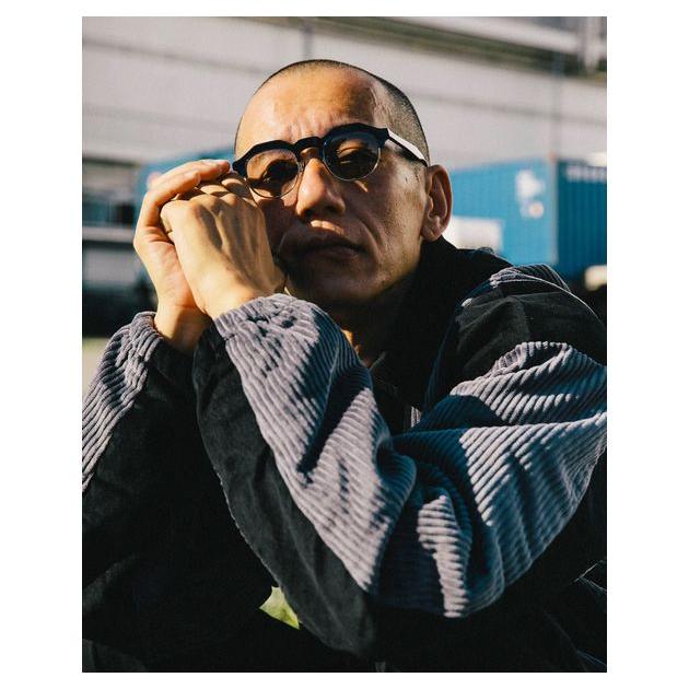 OWN/オウン #18 BLACK / CLEAR to GREY (調光レンズ)【アイウェア