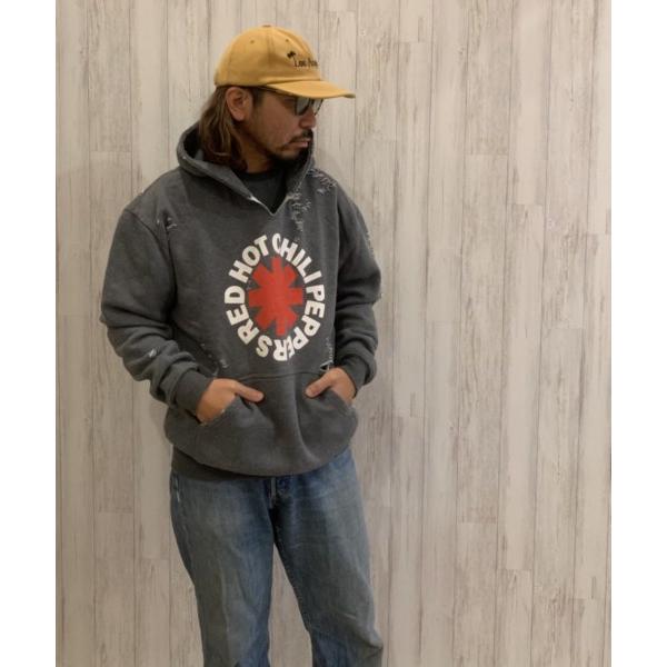 THRIFTY LOOK / WORN-OUT BAND HOODIE "RED HOT CHILI PEPPERS"NECK SLIT ダメージ加工フーディー｜freeway｜02